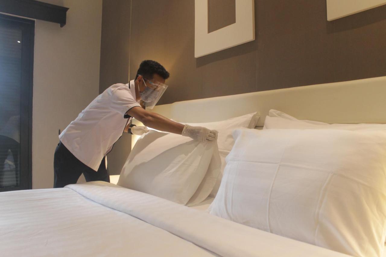 Luminor Hotel Jember By Wh Exterior photo