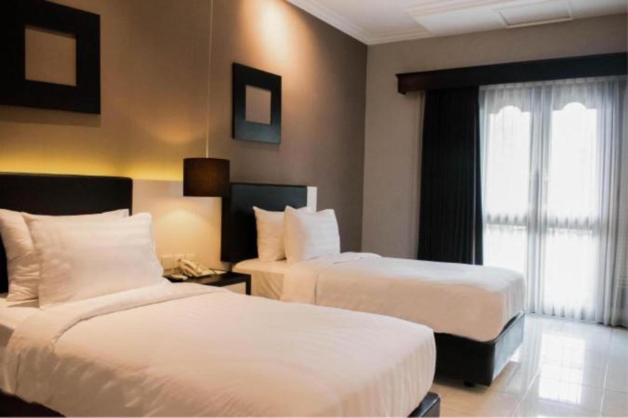 Luminor Hotel Jember By Wh Exterior photo