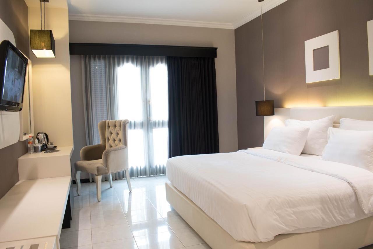 Luminor Hotel Jember By Wh Exterior photo